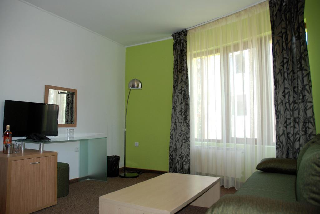 Green Hisar Hotel Family Chisarja Exteriör bild